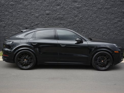 Certified 2026 Porsche Cayenne Coupe AWD/4WD image 8