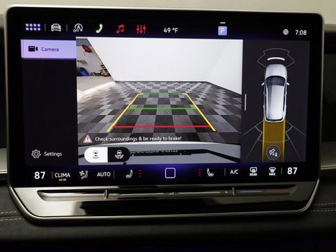 New 2026 Volkswagen Tiguan SE image 9