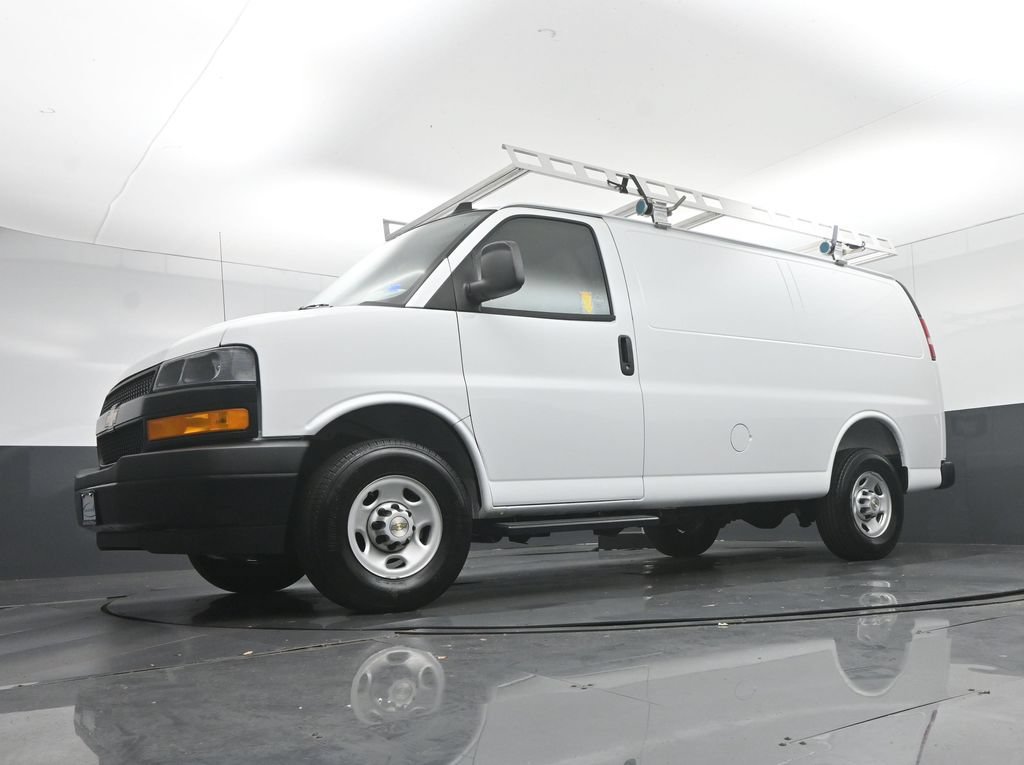 Used 2025 Chevrolet Express 2500 RWD image 49