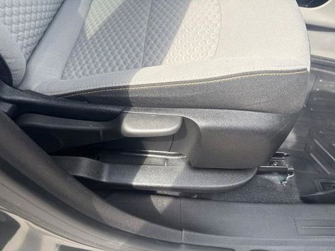 Used 2020 GMC Terrain SLE FWD image 32