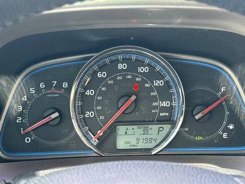 Used 2014 Toyota RAV4 Limited w/ Technology Package FWD image 15
