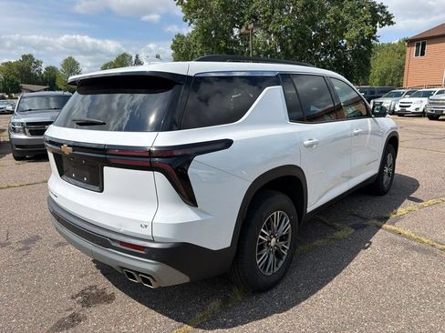 Used 2024 Chevrolet Traverse LT AWD/4WD image 5