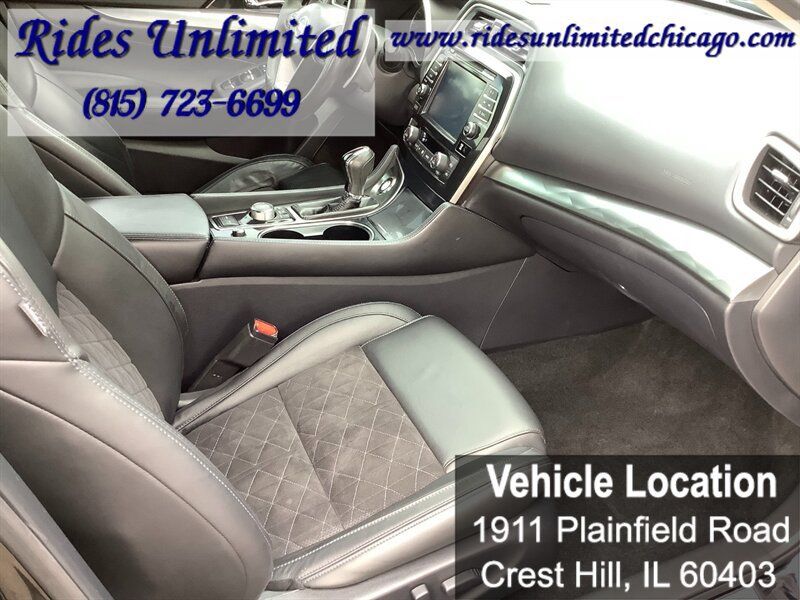 Used 2017 Nissan Maxima SR w/ Midnight Edition FWD image 30