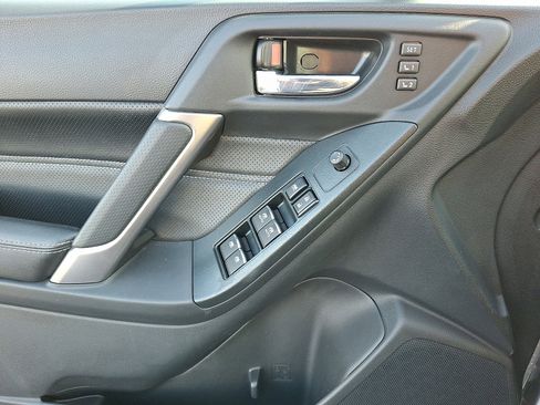 Used 2017 Subaru Forester 2.5i Touring image 12