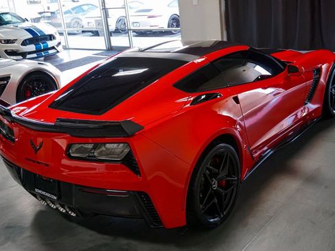 Used 2015 Chevrolet Corvette Z06 w/ 3LZ Preferred Equipment Group image 50