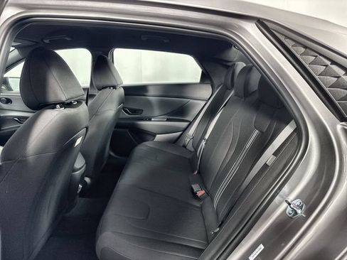 Used 2025 Hyundai Elantra SEL FWD image 23