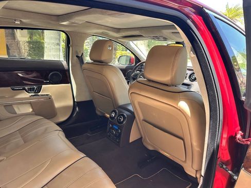 Used 2014 Jaguar XJ L Portfolio RWD image 74