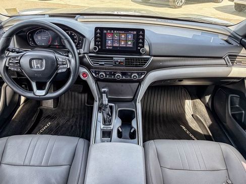 Used 2018 Honda Accord Touring image 15