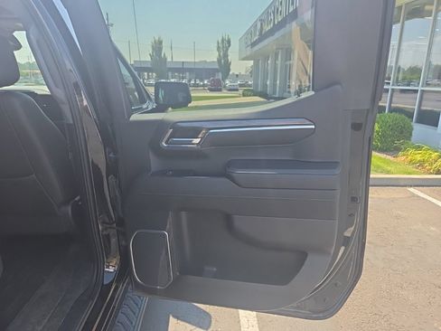 Used 2023 Chevrolet Silverado 1500 LTZ w/ Technology Package AWD/4WD image 14