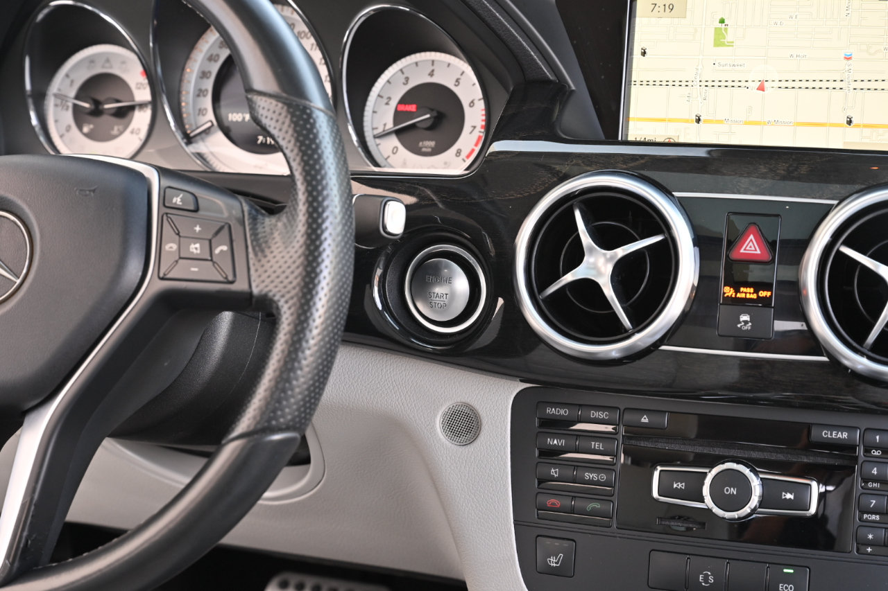 Used 2015 Mercedes-Benz GLK 350 2WD image 30
