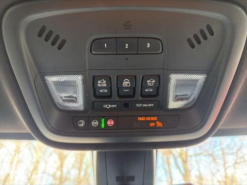 Used 2022 Chevrolet Traverse RS w/ LPO, Floor Liner Package image 25