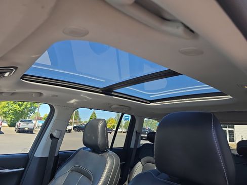 Used 2023 Jeep Grand Cherokee 30th Anniversary image 13