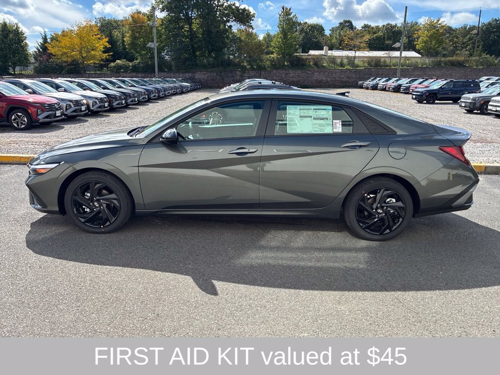 New 2026 Hyundai Elantra SEL Sport FWD image 4