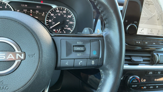 Used 2022 Nissan Pathfinder SL FWD image 13