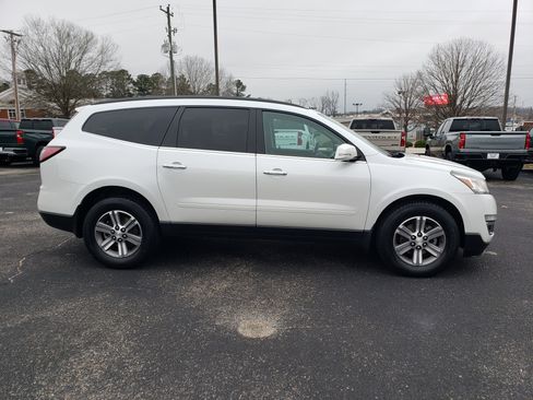 Used 2016 Chevrolet Traverse LT image 5