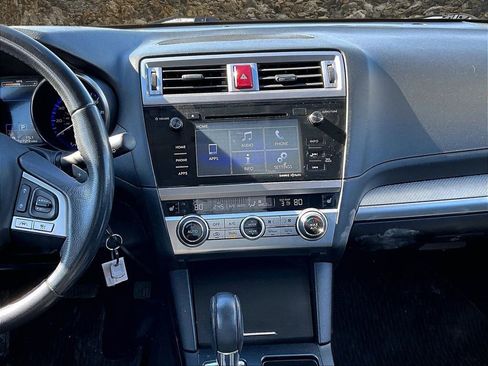 Used 2017 Subaru Outback 2.5i Premium image 6