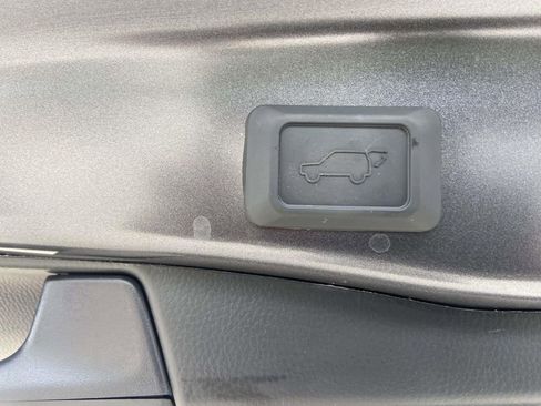 Used 2025 Toyota RAV4 XLE w/ Convenience Package FWD image 10