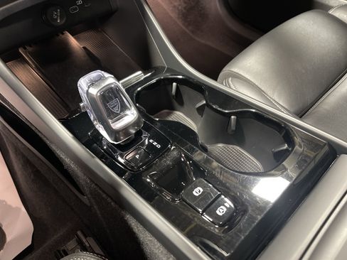 Used 2024 Volvo XC40 B5 Plus w/ Climate Package image 25