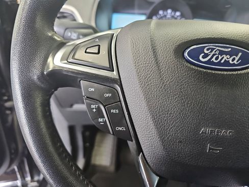 Used 2024 Ford Edge SEL AWD/4WD image 16