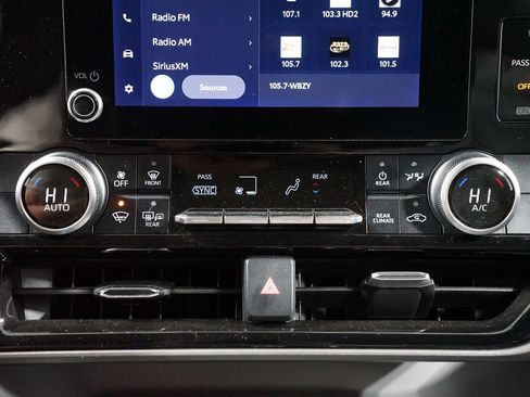Used 2023 Toyota Highlander LE FWD image 20