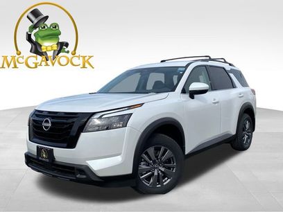 New 2025 Nissan Pathfinder SV w/ Black Appearance Package