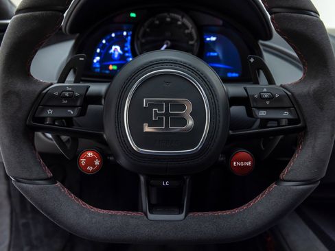 Used 2021 Bugatti Chiron Pur Sport image 20