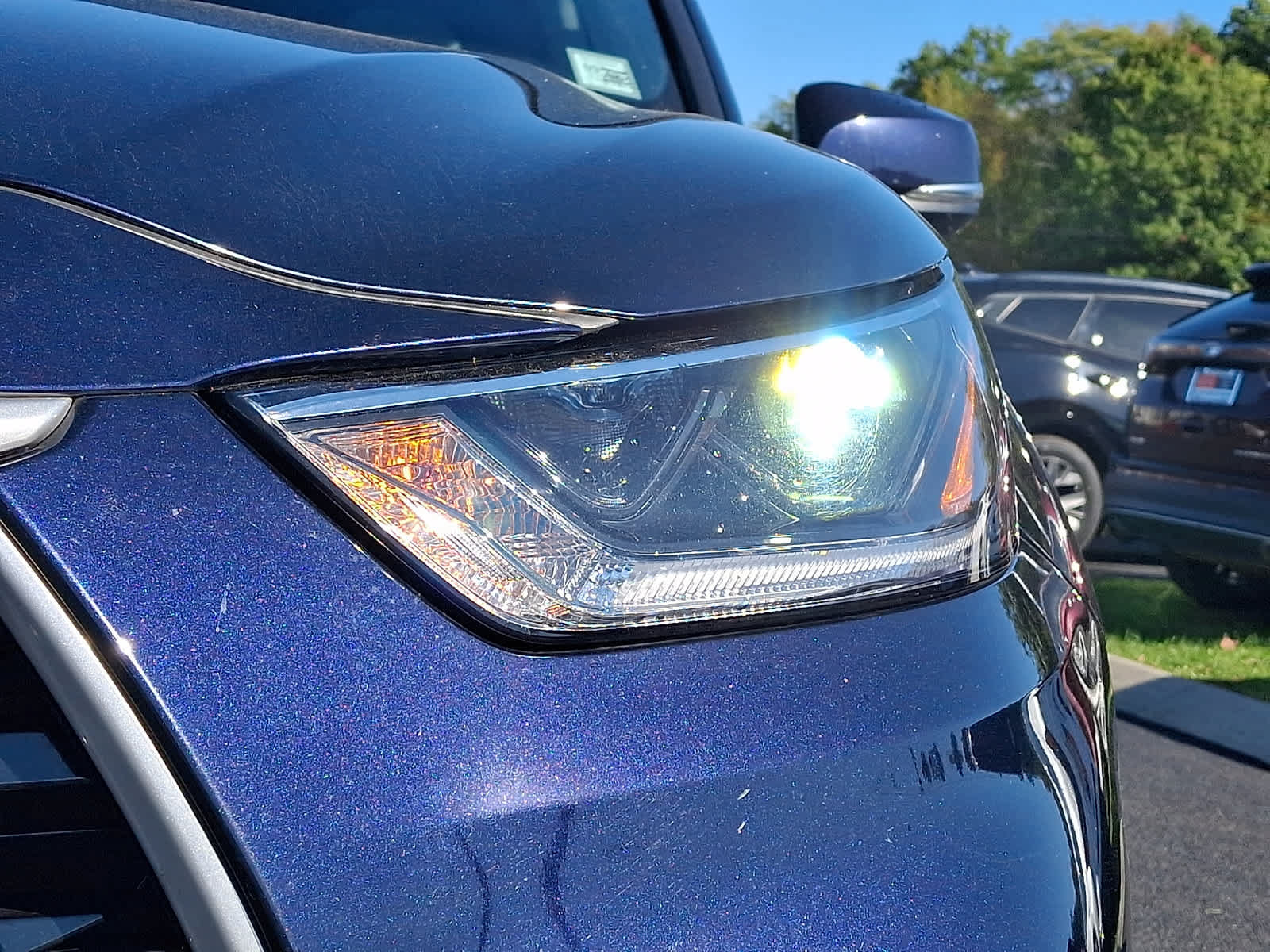 Certified 2021 Toyota Highlander XLE AWD/4WD image 11