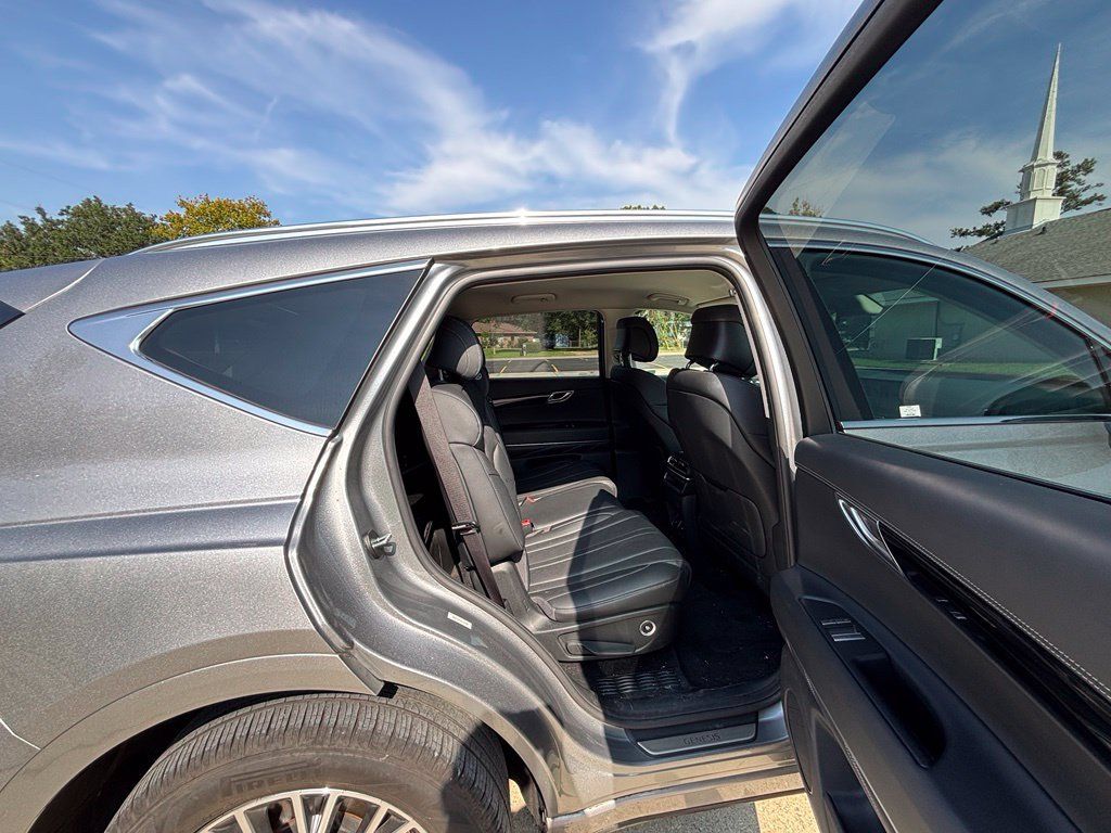 Used 2025 Genesis GV80 2.5T Standard AWD/4WD image 18