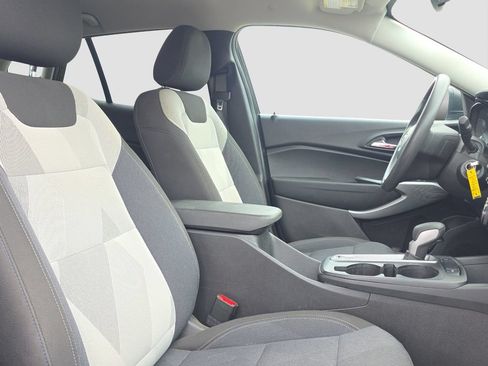 Used 2024 Chevrolet Trax LS FWD image 20