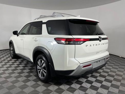 Used 2023 Nissan Pathfinder SL FWD image 8