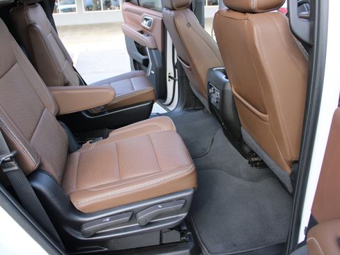 Used 2023 Chevrolet Tahoe High Country image 14