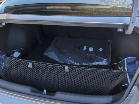 Used 2025 Hyundai Elantra Limited image 12