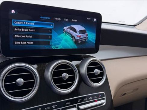Used 2021 Mercedes-Benz GLC 300 image 34