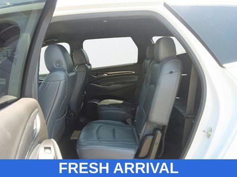 Used 2022 Buick Enclave Essence FWD image 33