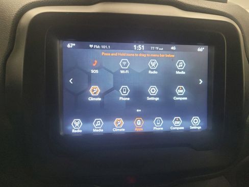 Used 2021 Jeep Renegade Latitude FWD image 25