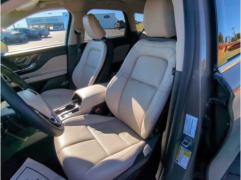 Used 2025 Lincoln Corsair Grand Touring w/ Equipment Group 301A image 11