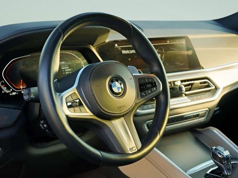 Used 2022 BMW X6 xDrive40i w/ Executive Package image 47