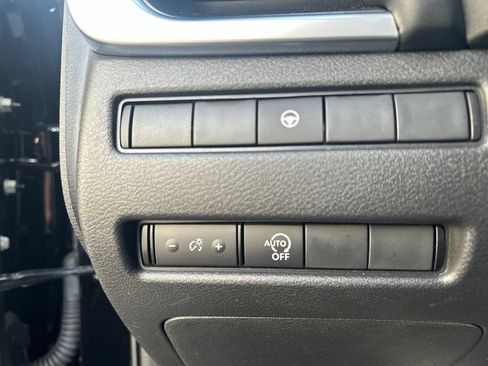 Used 2023 Nissan Rogue SV AWD/4WD image 18