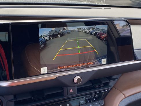 Used 2025 Toyota Crown Signia AWD/4WD image 7