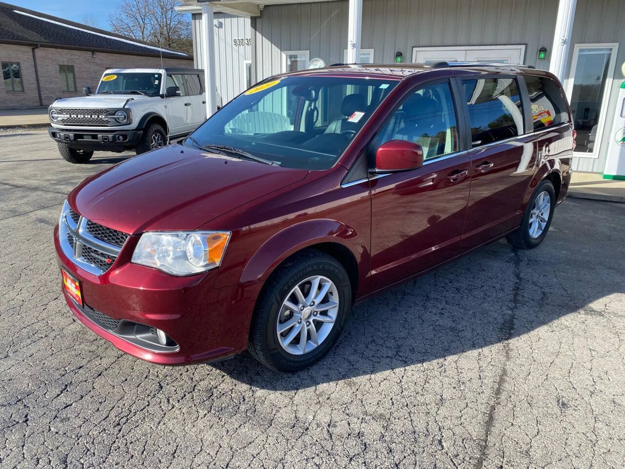 Used 2020 Dodge Grand Caravan SXT FWD image 3