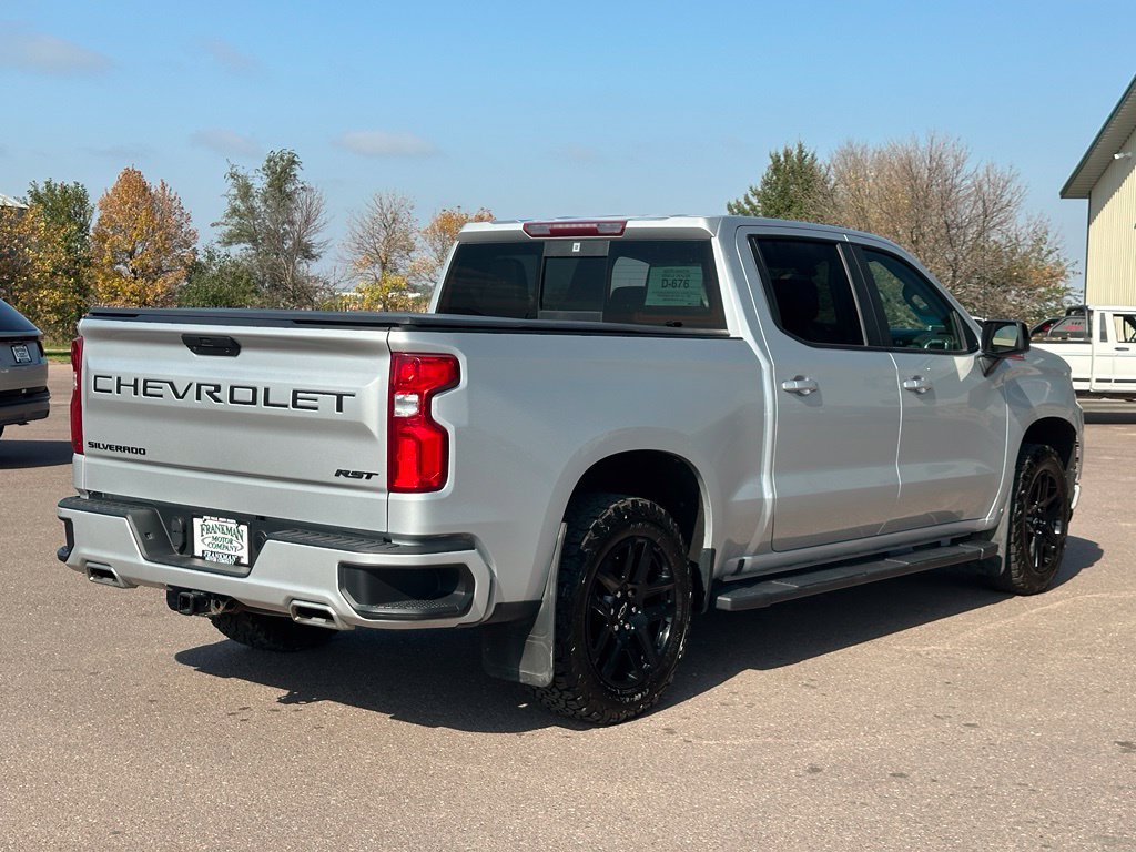 Used 2022 Chevrolet Silverado 1500 RST w/ LPO, Blackout Package AWD/4WD image 6