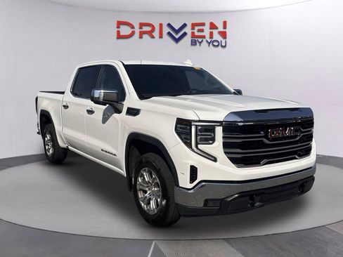 Used 2025 GMC Sierra 1500 SLT RWD image 1