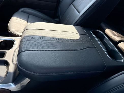 Used 2024 Chevrolet Silverado 1500 High Country image 20