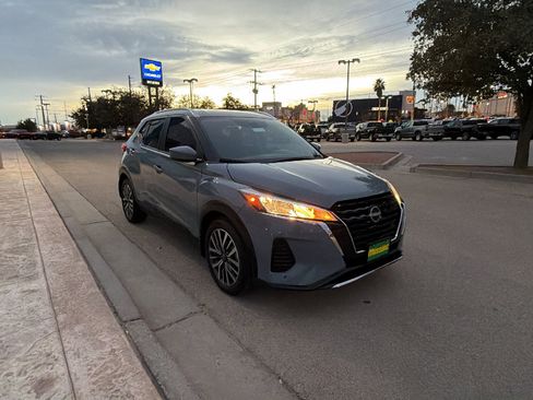 Used 2024 Nissan Kicks SV image 7
