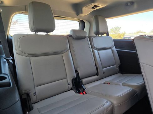 Used 2025 Ford Expedition Max Active AWD/4WD image 25