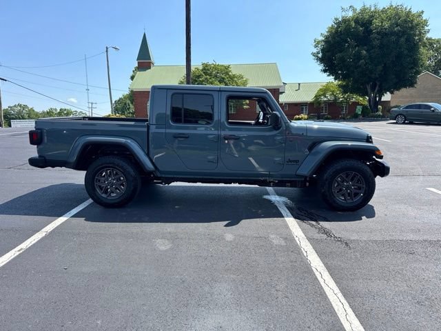 New 2026 Jeep Gladiator Sport AWD/4WD image 8