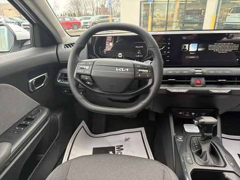 New 2025 Kia K4 EX image 26