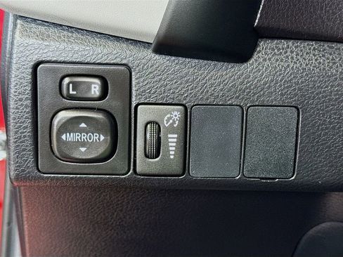 Used 2019 Toyota Corolla LE FWD image 19