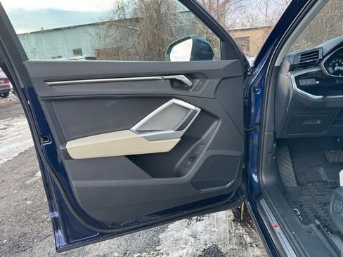 Certified 2025 Audi Q3 2.0T Premium w/ Convenience Package image 10