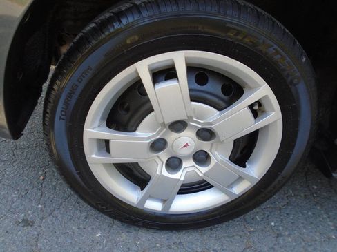 Used 2009 Pontiac Vibe w/ Preferred Package FWD image 29